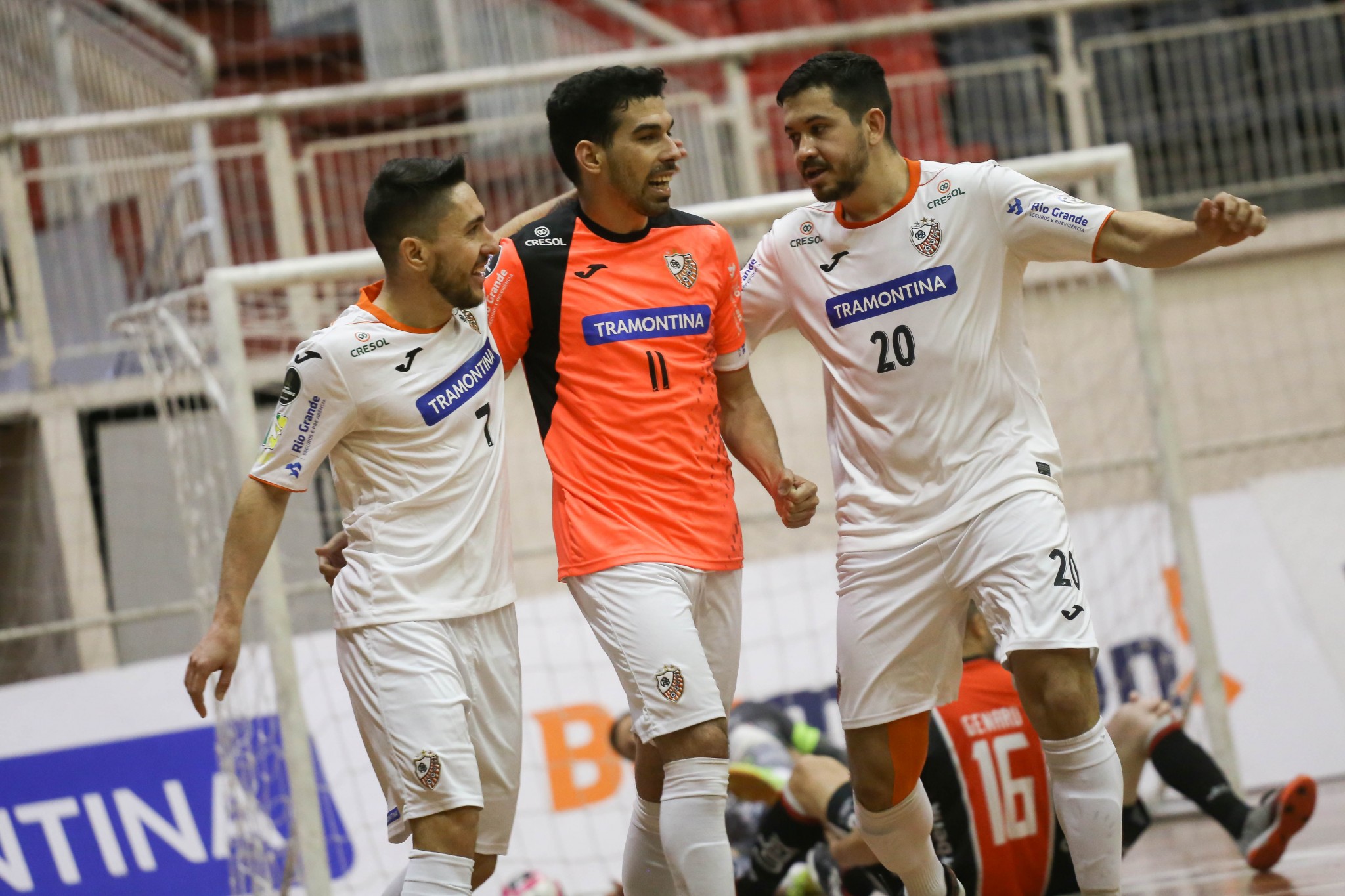 Joinville vence Carlos Barbosa e garante vaga na semifinal da LNF, futsal